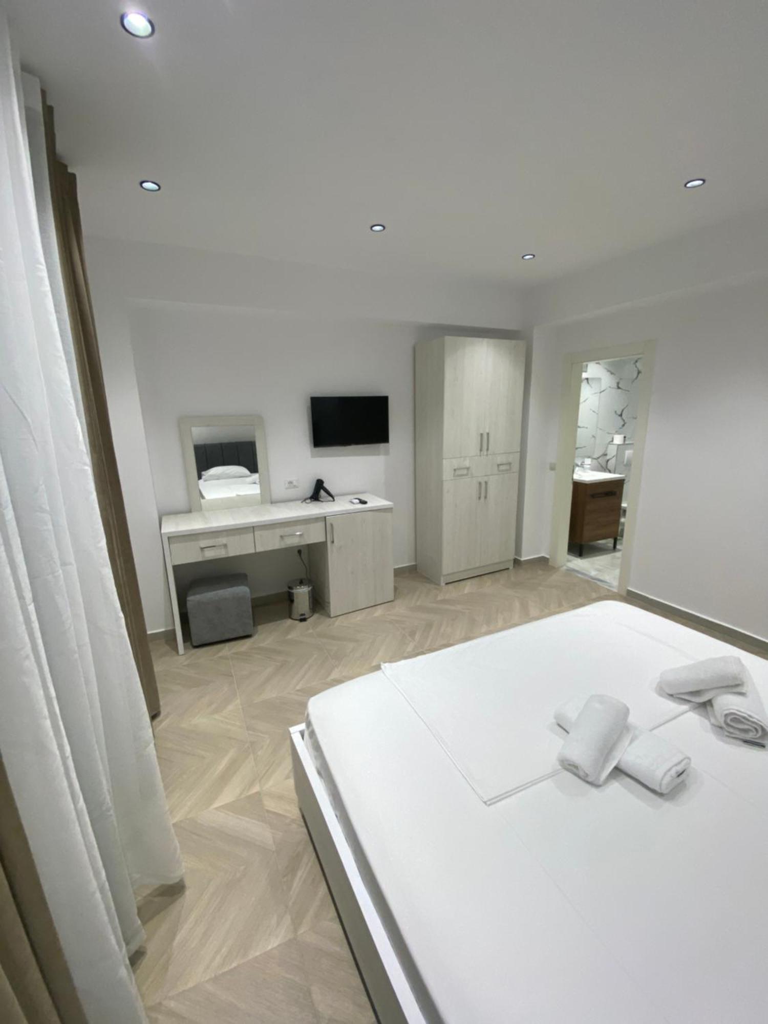 Irini Boutique Rooms!!! Himare
